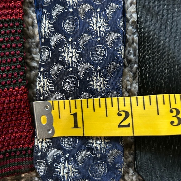 Bundle of 8 men’s vintage ties skinny widths ranging from 1.75”-3” - Picture 6 of 11